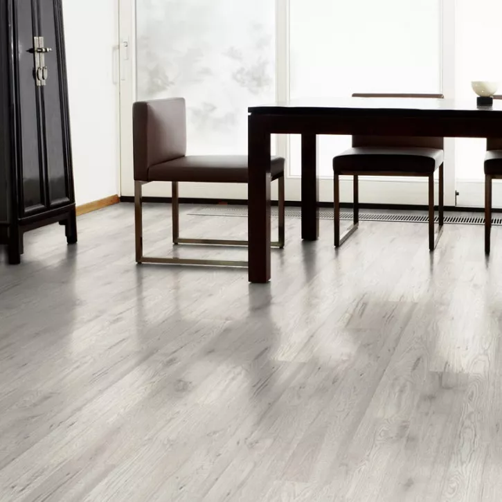 Ламинат 34142 Хикори Фресно Natural Touch 10-32 Узкая Kaindl