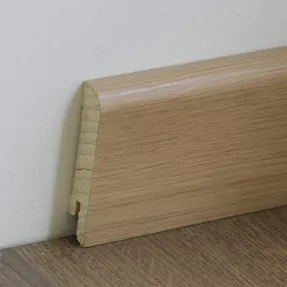 Купить Плинтус деревянный White Oak Varnished 70мм Pedross
